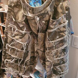 Camo Bermuda shorts